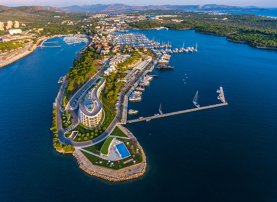 FAIRLINE Squadron 50 Get Lucky te Sibenik - AB Yacht Charter Belgium